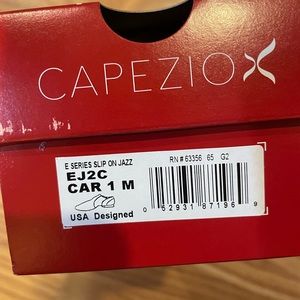 Kids Capezio Jazz Shoe, size 1